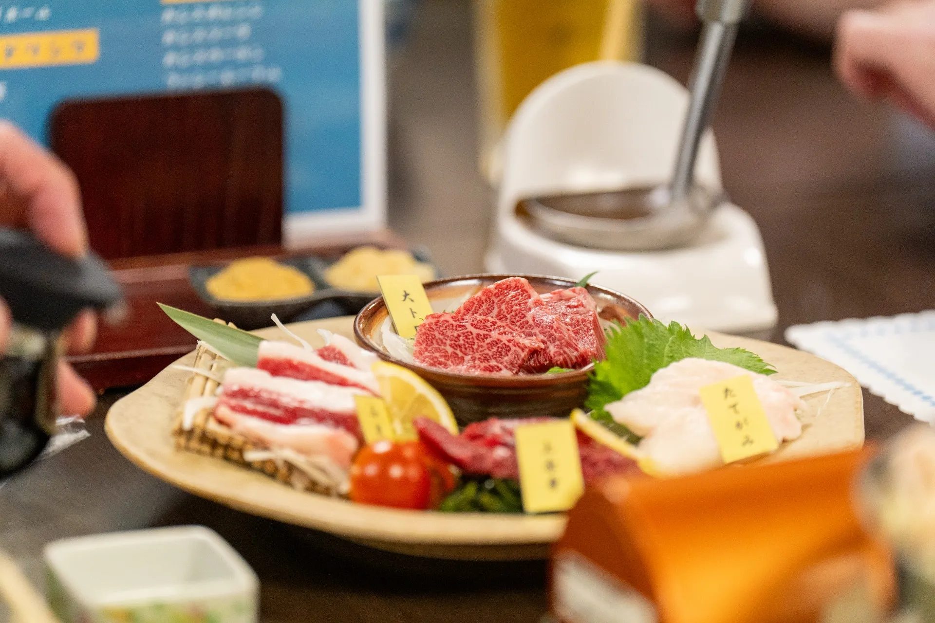 多彩な料理と豊富なドリンクを用意